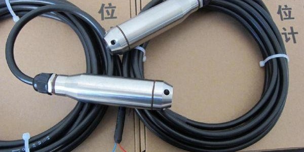 【產(chǎn)品使用方式】進(jìn)水口投入式液位變送器干擾問題如何解決？